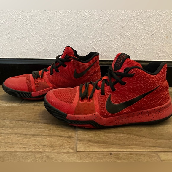 Nike Kyrie 3 GS 'Candy Apple. Size 7Y' - Picture 6 of 7